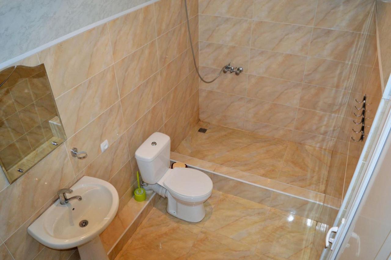 Hotel Tedi Кварели Экстерьер фото