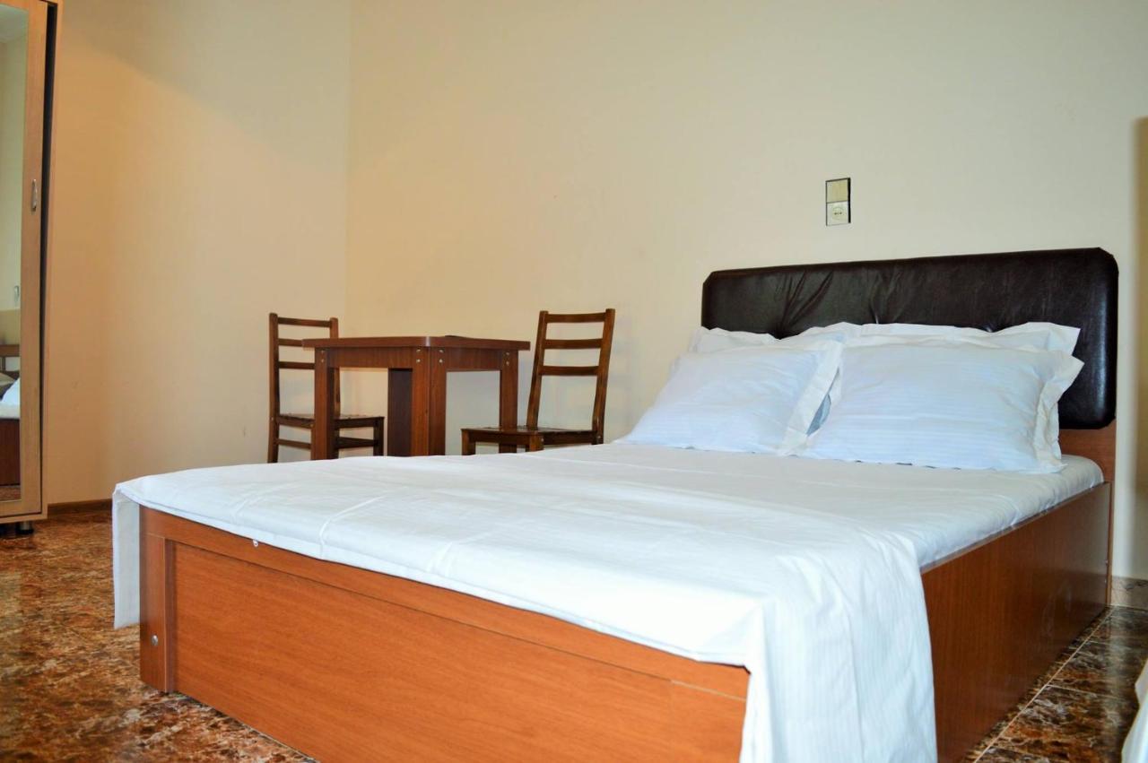 Hotel Tedi Кварели Экстерьер фото