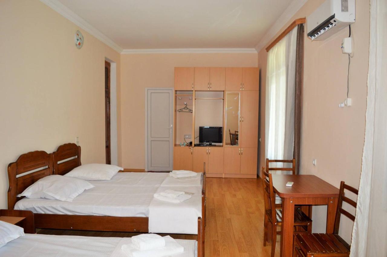 Hotel Tedi Кварели Экстерьер фото