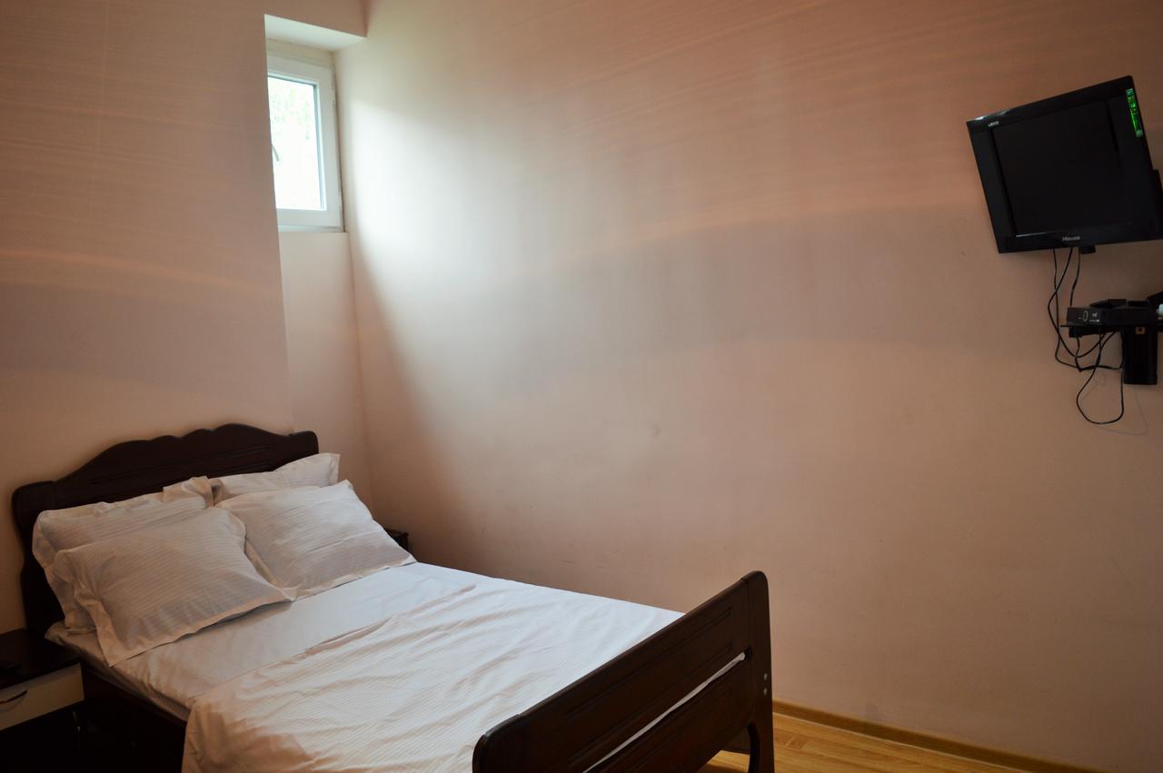 Hotel Tedi Кварели Экстерьер фото