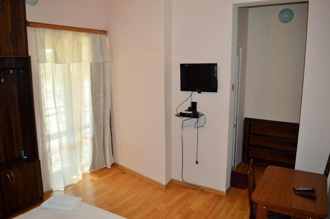Hotel Tedi Кварели Экстерьер фото